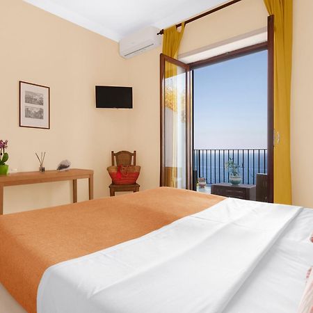 Hotel Desiree Sorrento Esterno foto