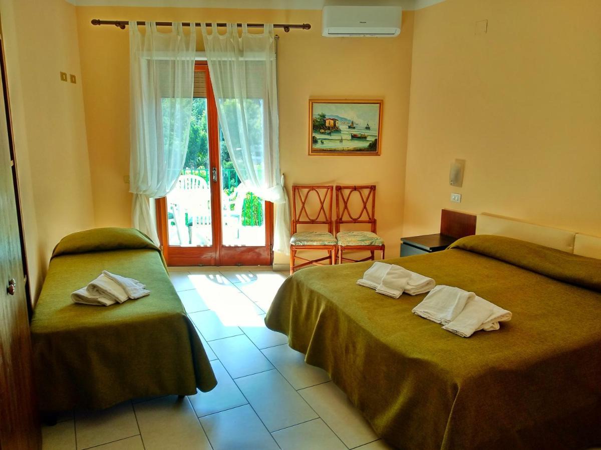 Hotel Desiree Sorrento Esterno foto