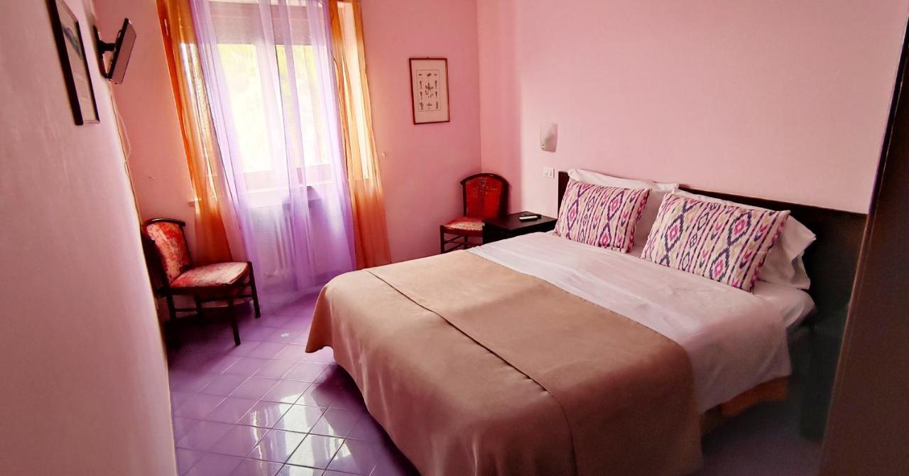 Hotel Desiree Sorrento Esterno foto