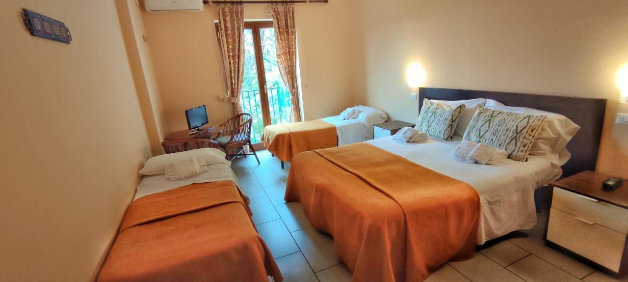 Hotel Desiree Sorrento Esterno foto