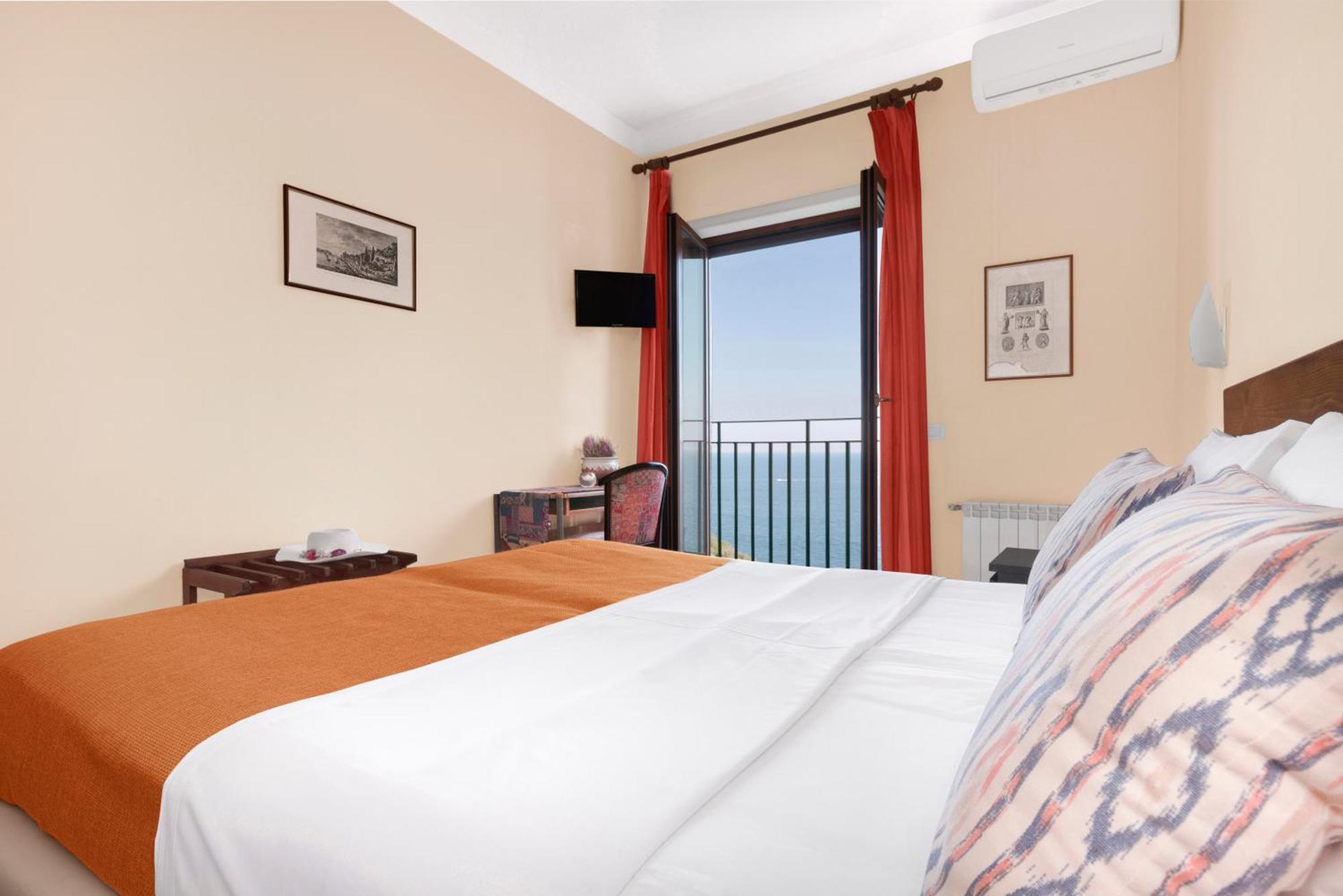 Hotel Desiree Sorrento Esterno foto