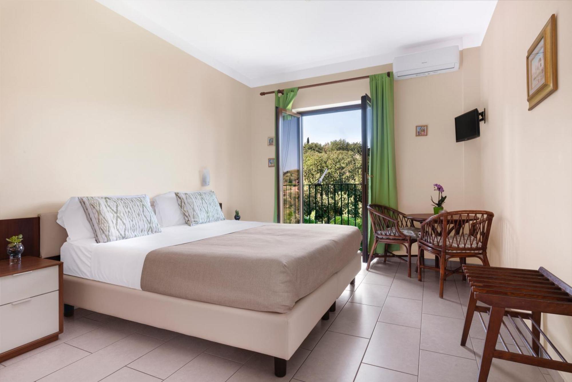 Hotel Desiree Sorrento Esterno foto