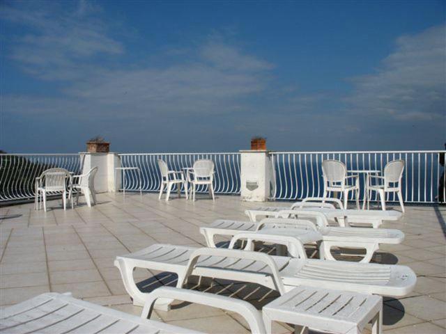 Hotel Desiree Sorrento Esterno foto