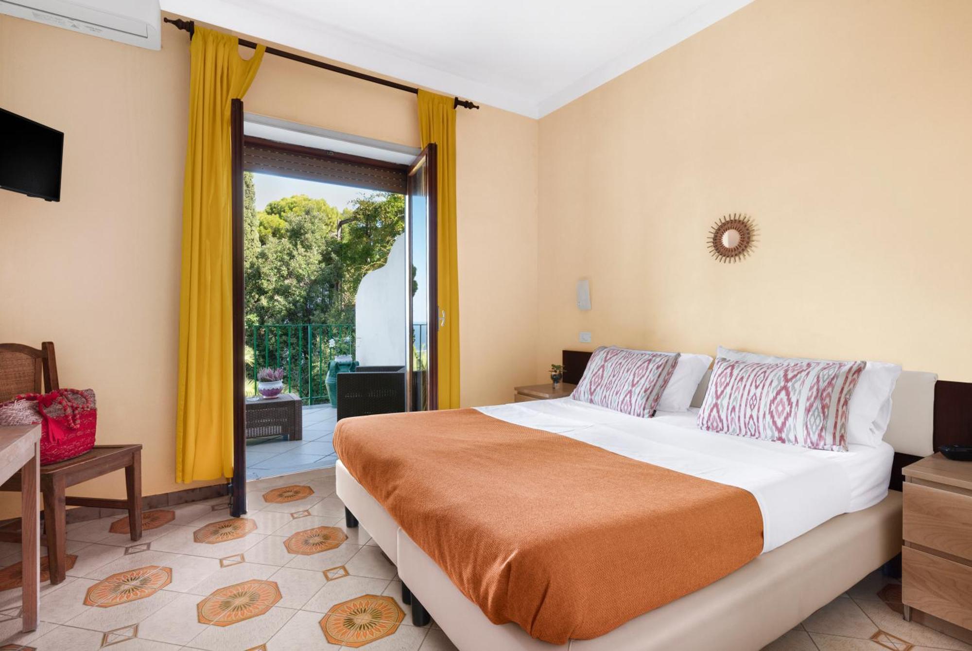 Hotel Desiree Sorrento Esterno foto