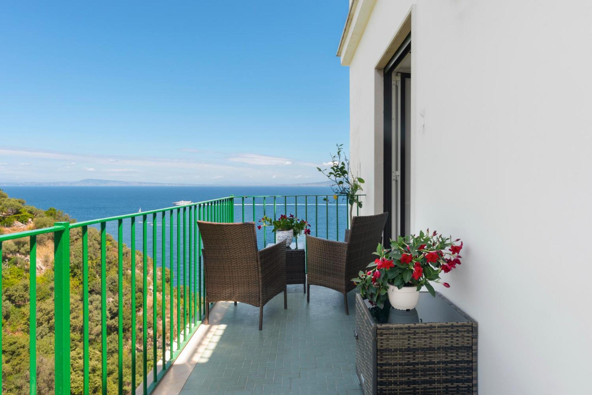 Hotel Desiree Sorrento Esterno foto
