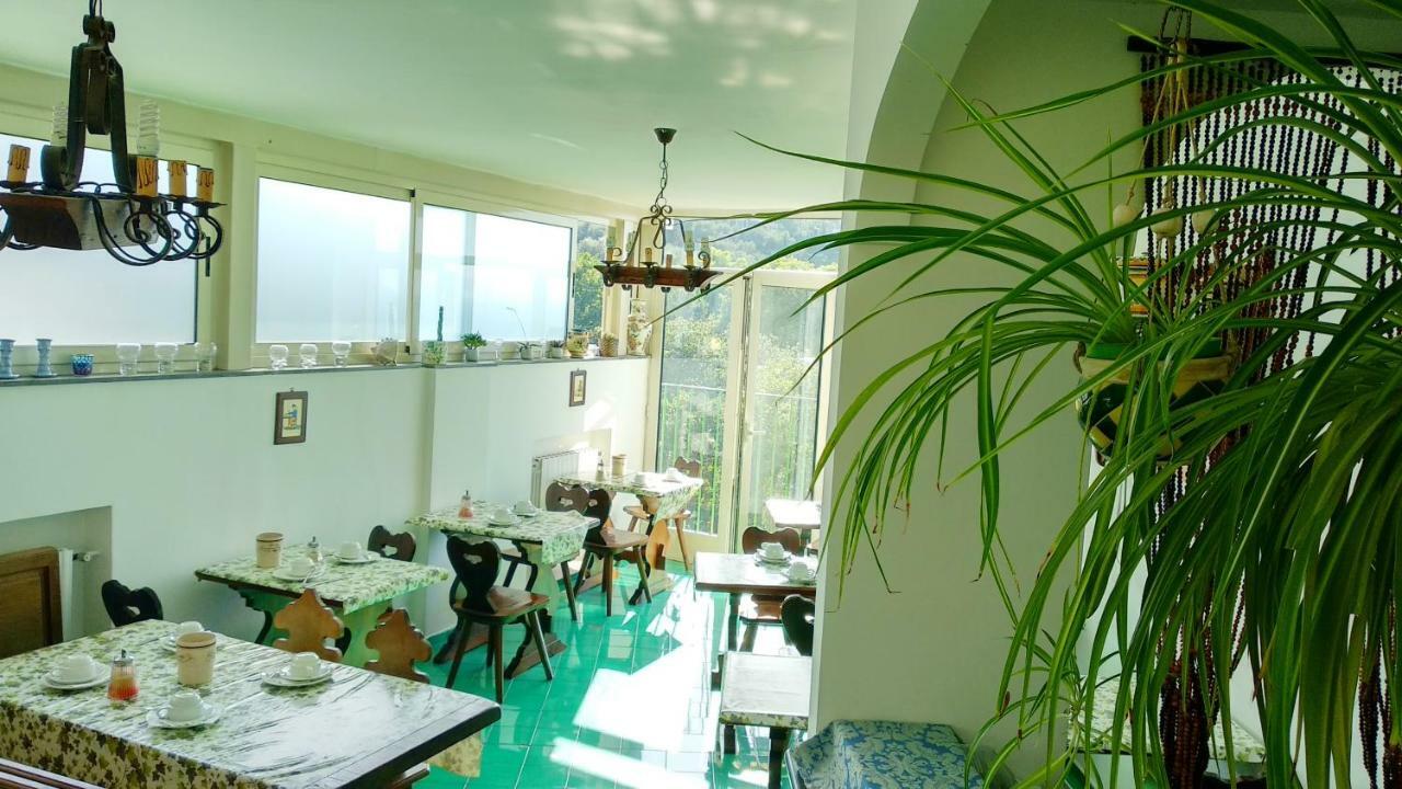 Hotel Desiree Sorrento Esterno foto